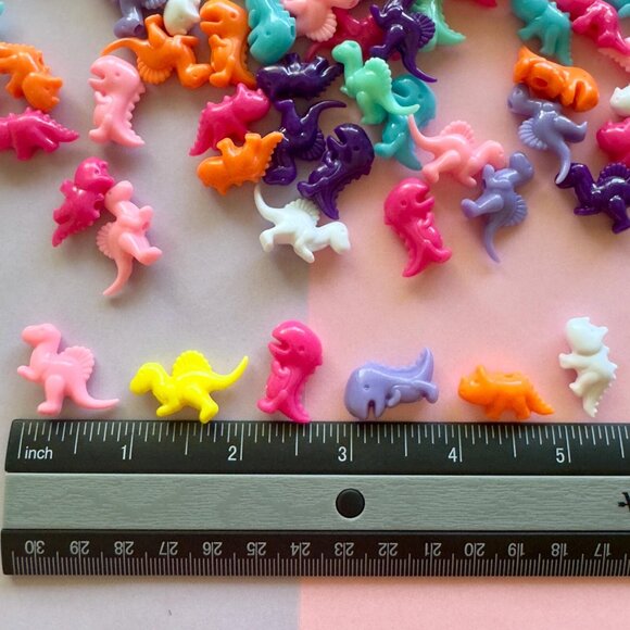 Adorable Vibrant Colorful Dinosaur Plastic Bead Assortment DIY Necklace Bracelet - Picture 3 of 3